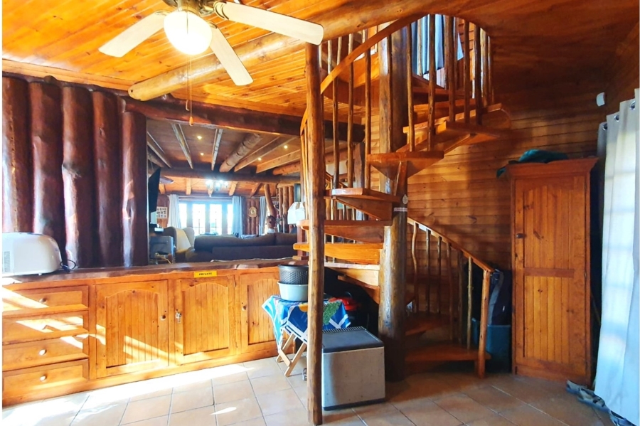 3 Bedroom Property for Sale in Boggomsbaai Western Cape